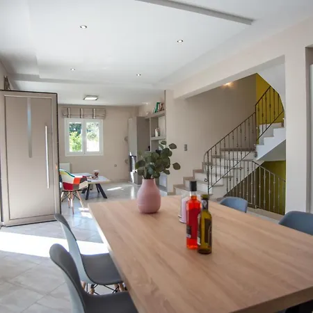 3 Storey House,Close To The Sea -Efi'S House * Riza (Cephalonia)