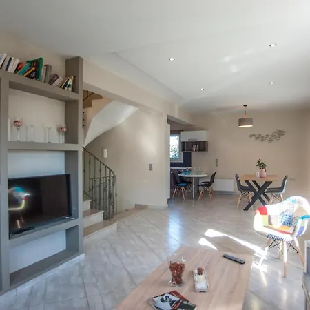 3 Storey House,Close To The Sea -Efi'S House